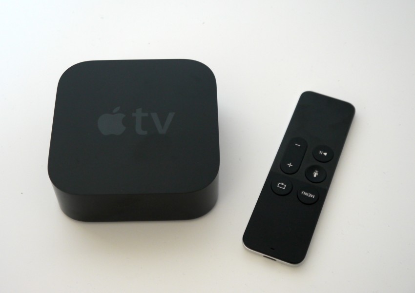 Apple TV et sa télécommande