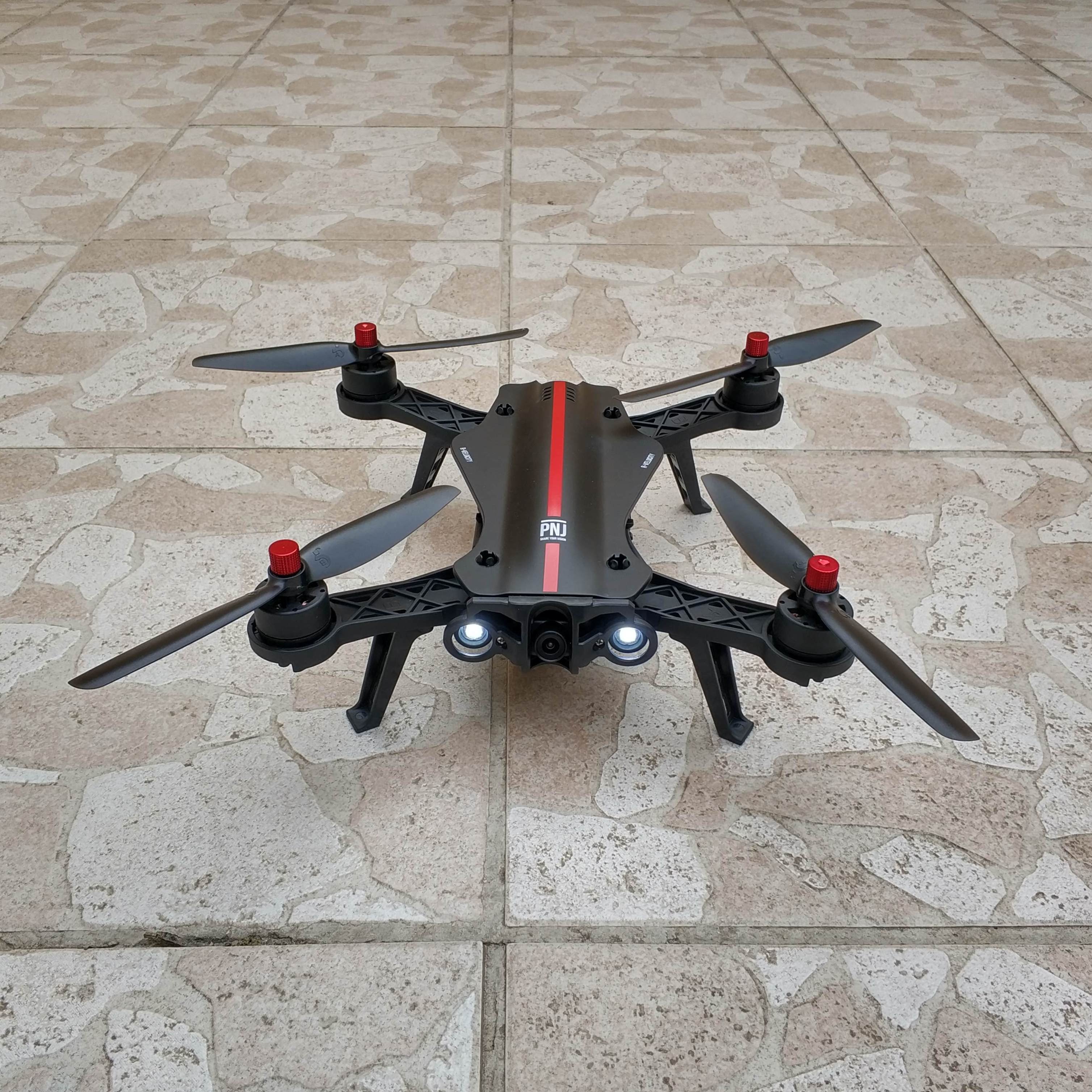 PNJ R-Velocity : notre test & avis du drone de course français